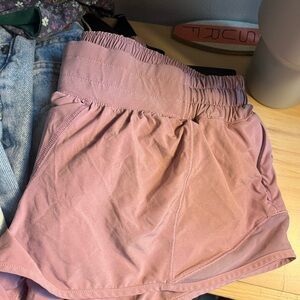 Lulu pink hotty hot shorts